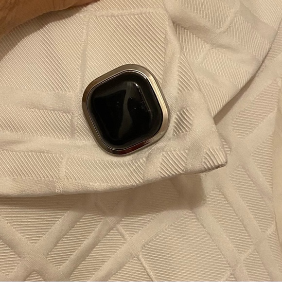 Tahari Women’s Sleeveless Dress. Colors black & white. Size 4 - Picture 4 of 9